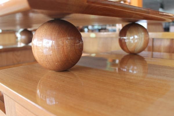 Nên Chọn Loại Nước Đánh Bóng Đồ Gỗ Nào?